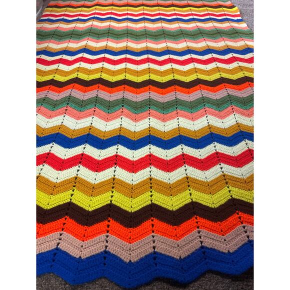 70s Vintage Handmade Chevron Zig Zag Pattern Afghan Blanket Couch Throw - Picture 3 of 5